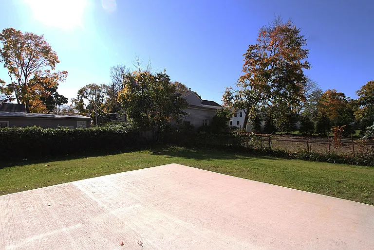 10 Lathrop Ave #B — Photo 13