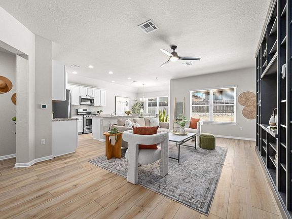 4th image of 137 Empress Tree Dr