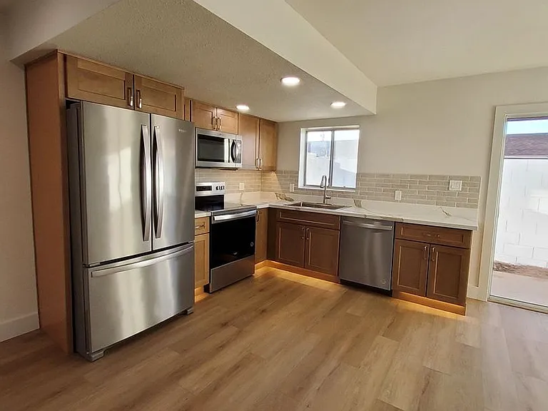 5040 N 18th Ave — Photo 1