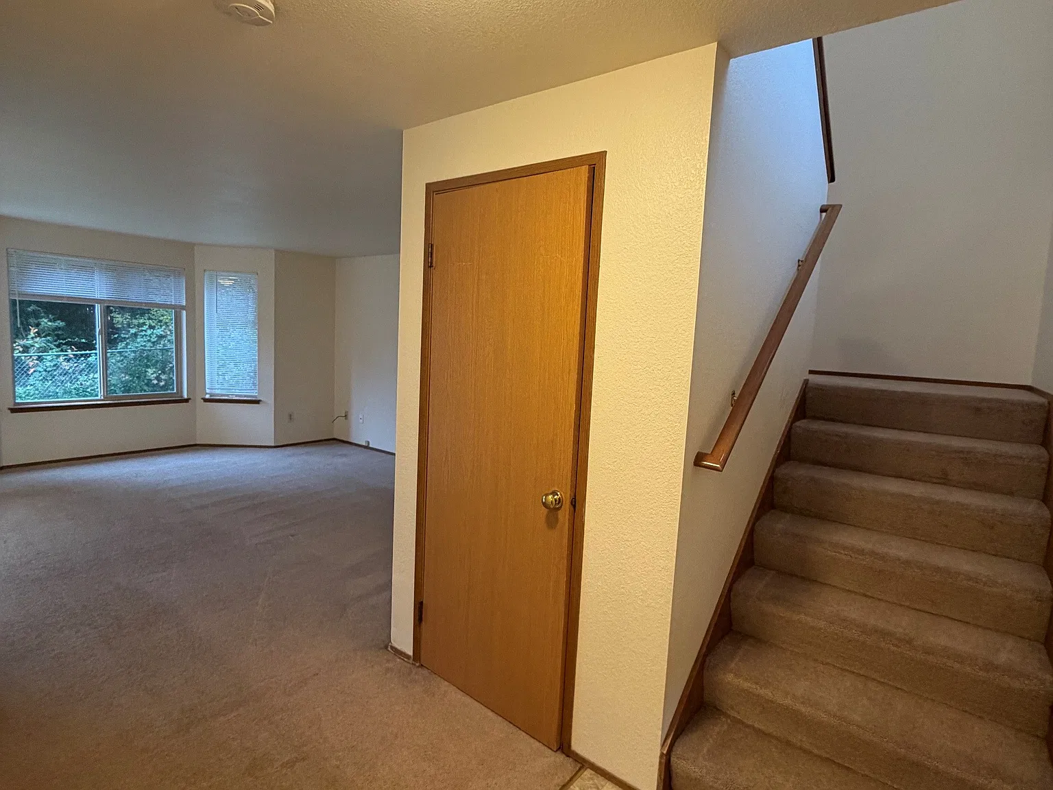 3 bed, 2.5 bath, 1404 sqft, $2,550 — Photo 2