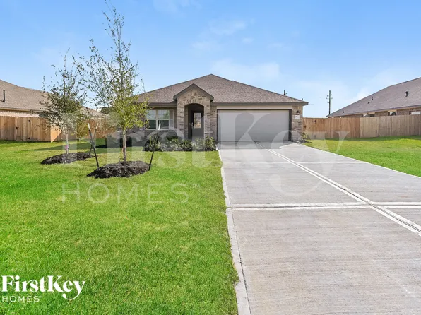 7514 Oakmont Ave, Mont Belvieu, TX 77523