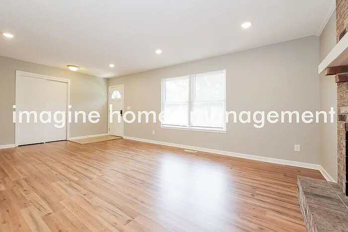 3 bed, 2.0 bath, 1773 sqft, $2,150 — Photo 4