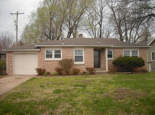 1907 S Patricia Ave, Springfield, MO 65804