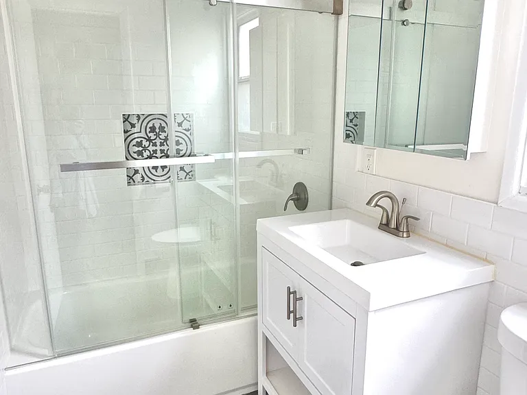 1437 Harvard St #2 — Photo 9