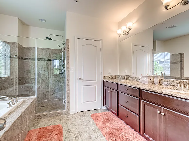 510 Overlook Park Dr #32 — Photo 10