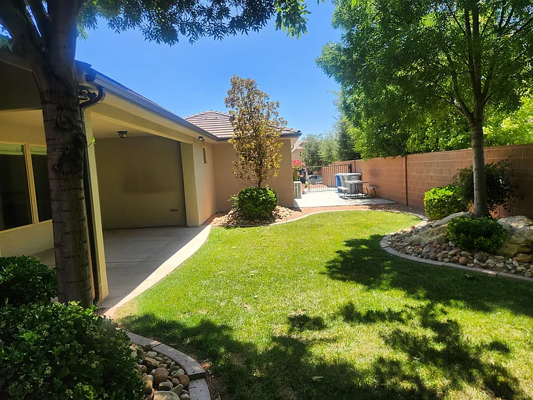 110 S Chalon Dr — Photo 36