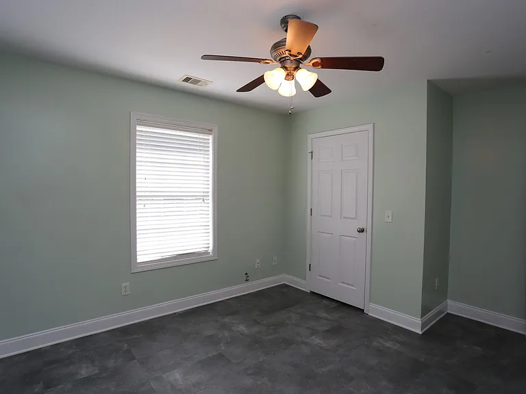 343 Longwood Dr — Photo 27
