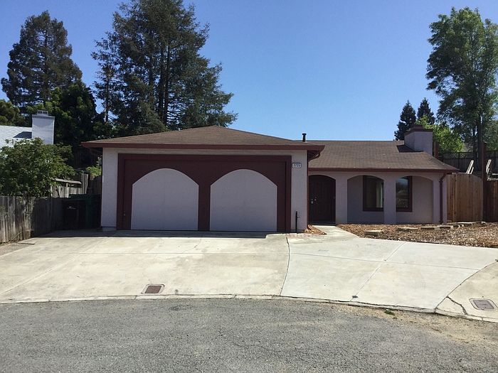 1st image of 2725 Pickford Pl
