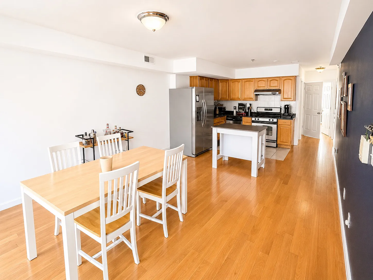 3 bed, 3.5 bath, 1565 sqft, $2,700 — Photo 1