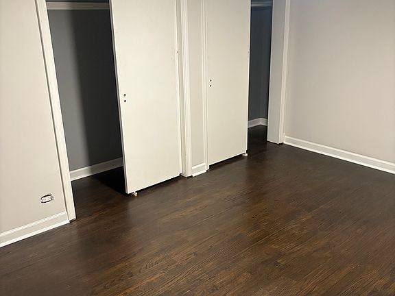 4th image of 11130 S Longwood Dr #1