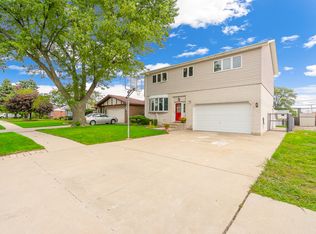 7791 S 78th Ct, Bridgeview, IL 60455