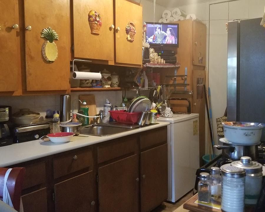 2nd image of 6032 67th Ave