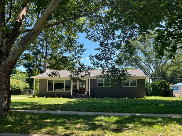 155 S Williamsbury Rd, Bloomfield Hills, MI 48301