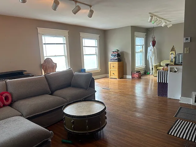 1605 E St — Photo 17