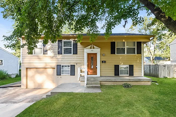 907 N Choctaw Ave — Photo 1