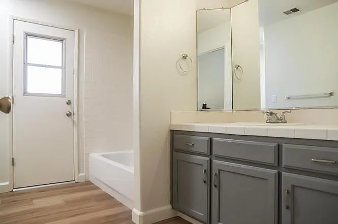 5662 N Delbert Ave — Photo 7