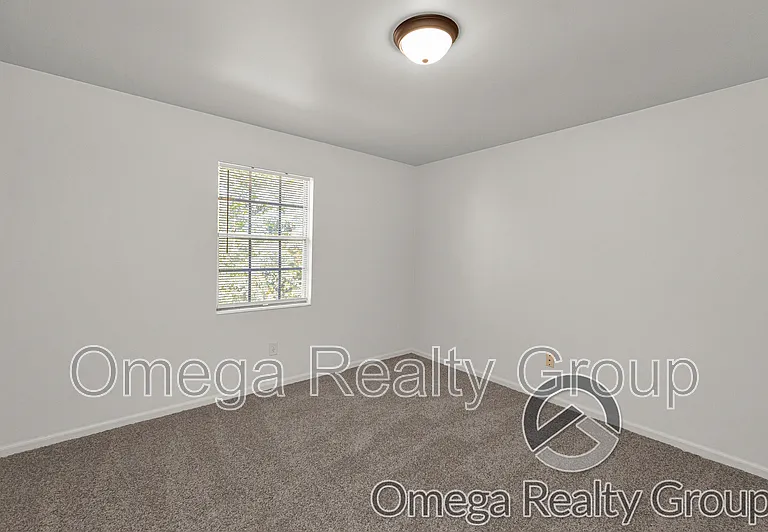 2020 High School Rd #H — Photo 13