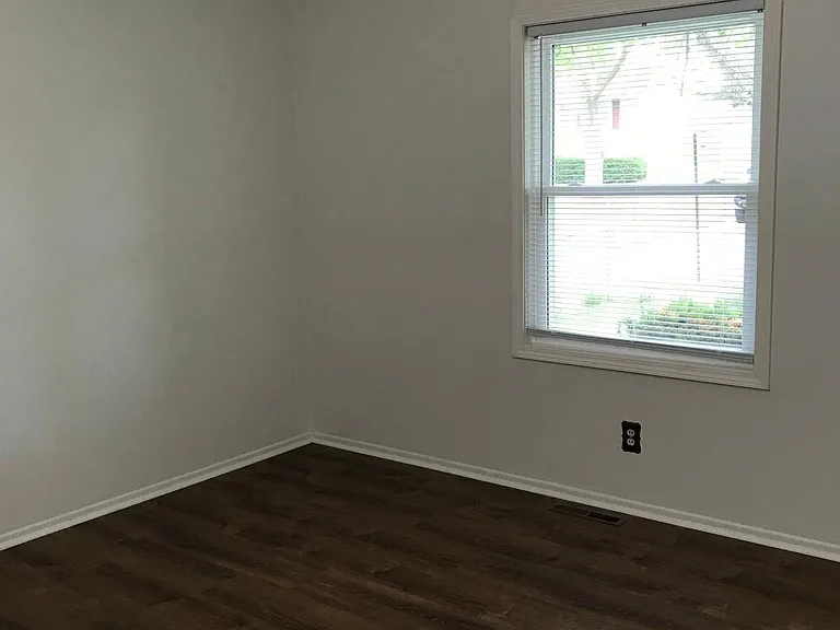 7410 Valley Rd — Photo 13