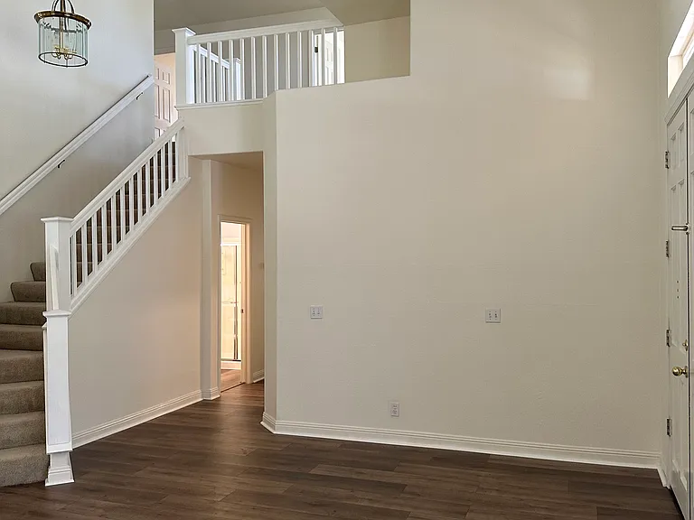 Cliffwood Dr — Photo 3