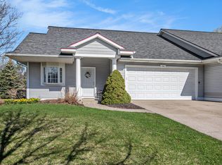 1361 E Pointe Rdg, Holland, MI 49423