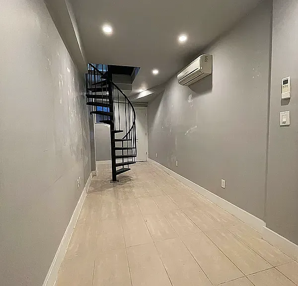 909 Saint Johns Pl #1R — Photo 7