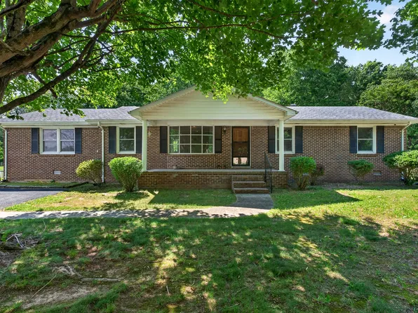 2818 Blue Springs Rd, Smithville, TN 37166