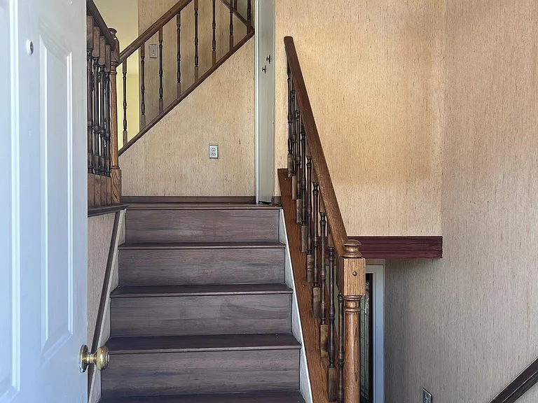 35 Brucester Bridge Ct — Photo 2