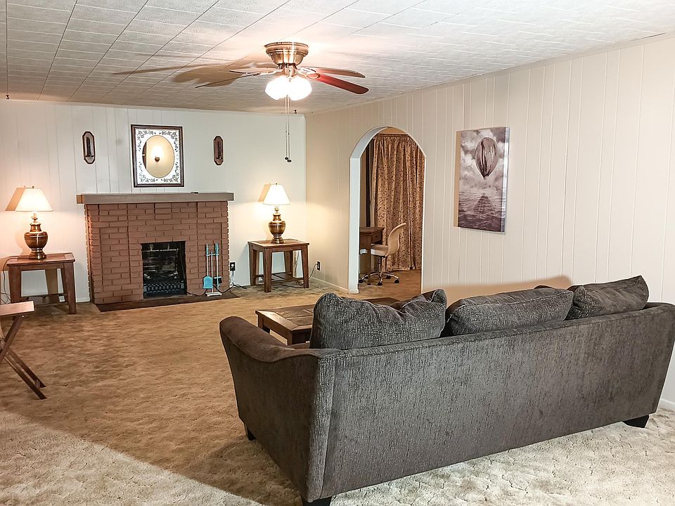 501 W 3rd St, Coffeyville, KS 67337 | Zillow