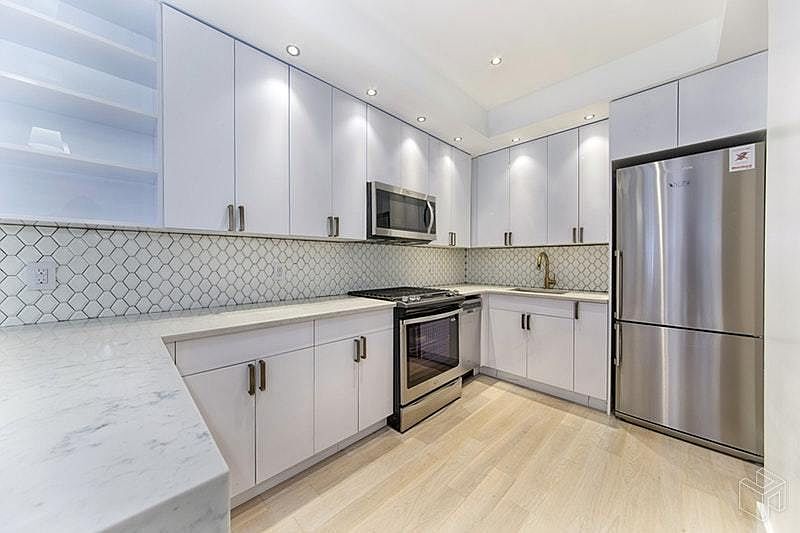 1st image of 401 E 88th St APT 3A