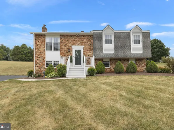 1112 Yorkshire Way, Westminster, MD 21158