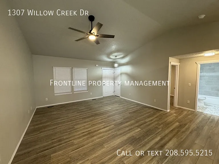 1307 Willow Creek Dr — Photo 2