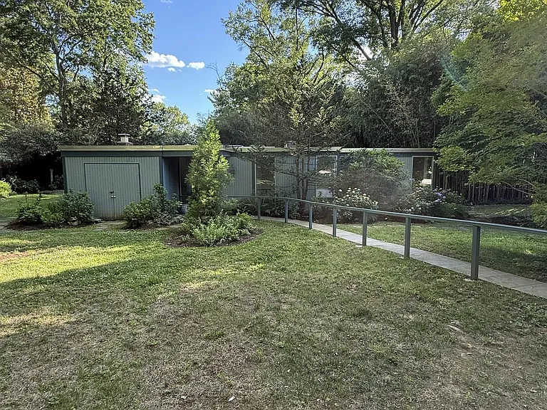 2111 Mason Hill Dr — Photo 28