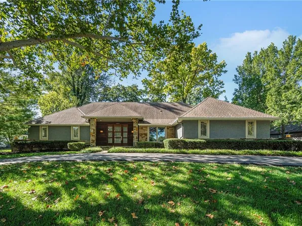 1911 Romany Rd, Mission Hills, KS 66208