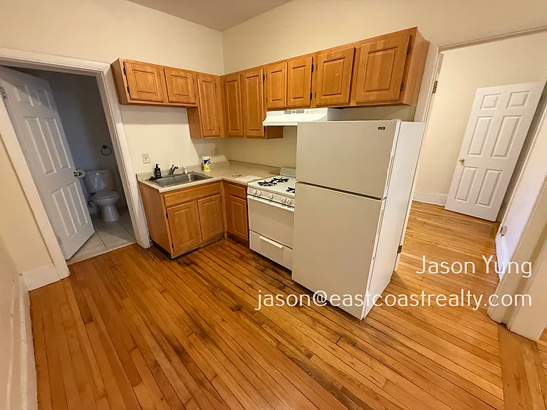 21 Royce Rd #208 — Photo 7