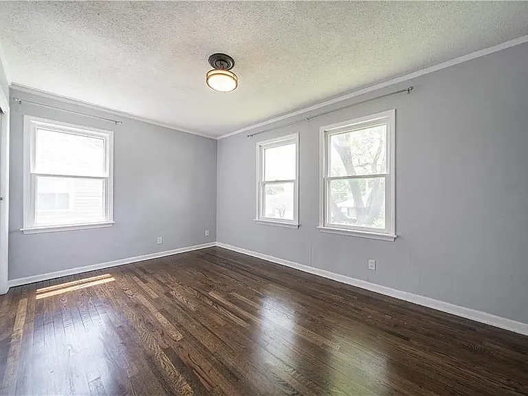 5227 Riggs St — Photo 8