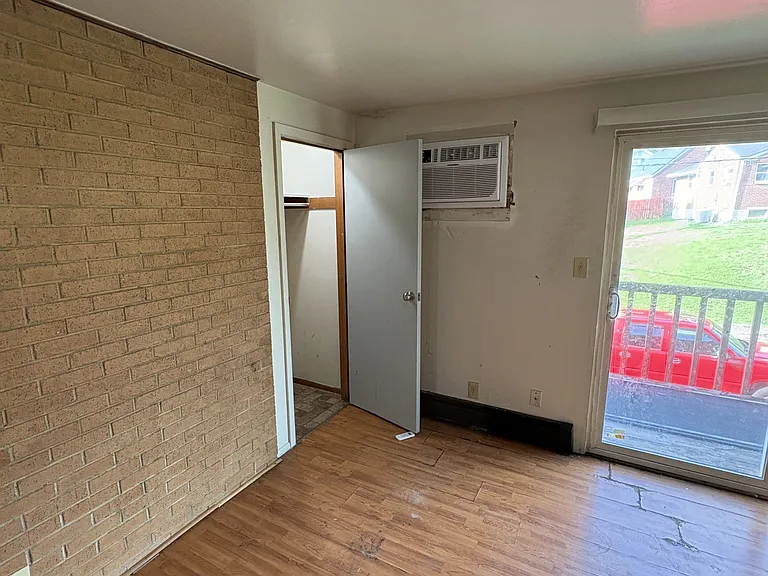 4103 E 4th St #6 — Photo 11