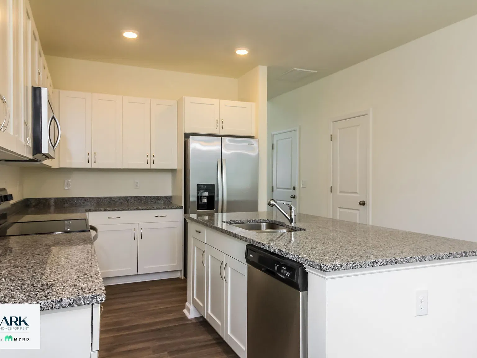 3 bed, 2.5 bath, 2252 sqft, $2,145 — Photo 4