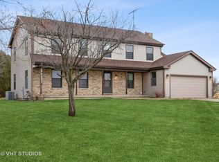3303 Dean St, Woodstock, IL 60098