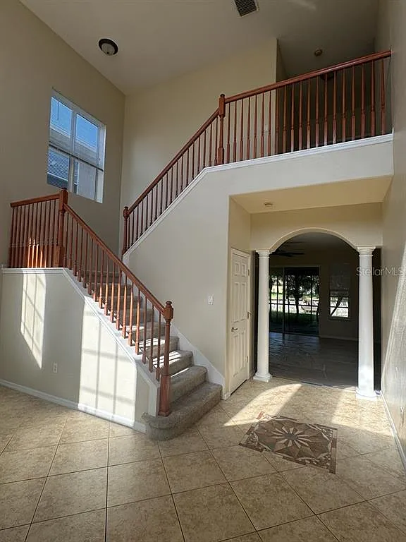 4 bed, 3.5 bath, 2888 sqft, $3,100 — Photo 2