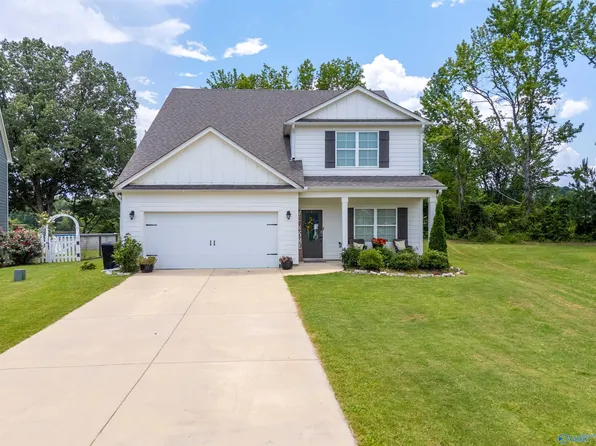 114 Waterford Ln, Gadsden, AL 35904