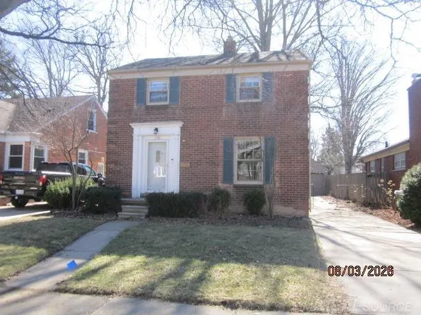 1741 Brys Dr, Grosse Pointe Woods, MI 48236