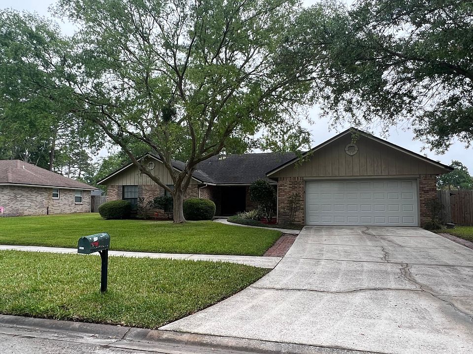 1st image of 11867 Stonebridge Dr W