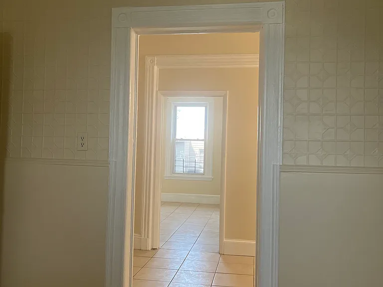 15 Irving St #2 — Photo 5