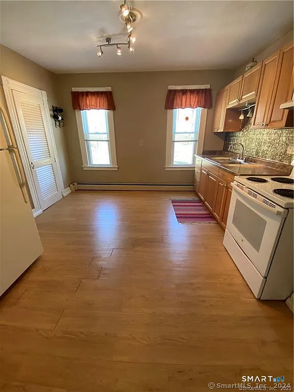 2 bed, 1.0 bath, 1000 sqft, $1,550 — Photo 4