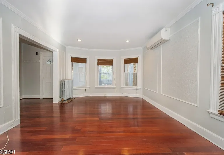 51 Cedar Ave — Photo 2
