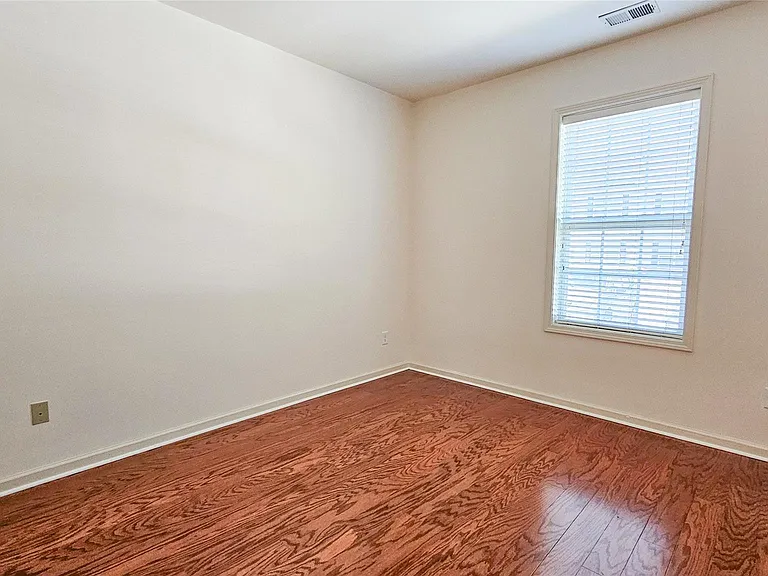 306 Canter Ct — Photo 13
