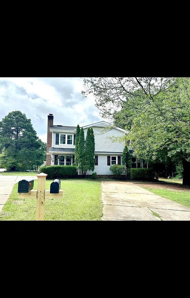 3 bed, 2.5 bath, 1320 sqft, $2,200 — Photo 1
