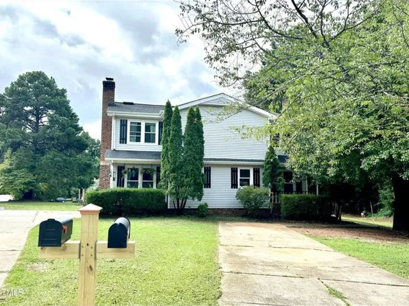 117 Chatham Woods Dr, Cary, NC 27511