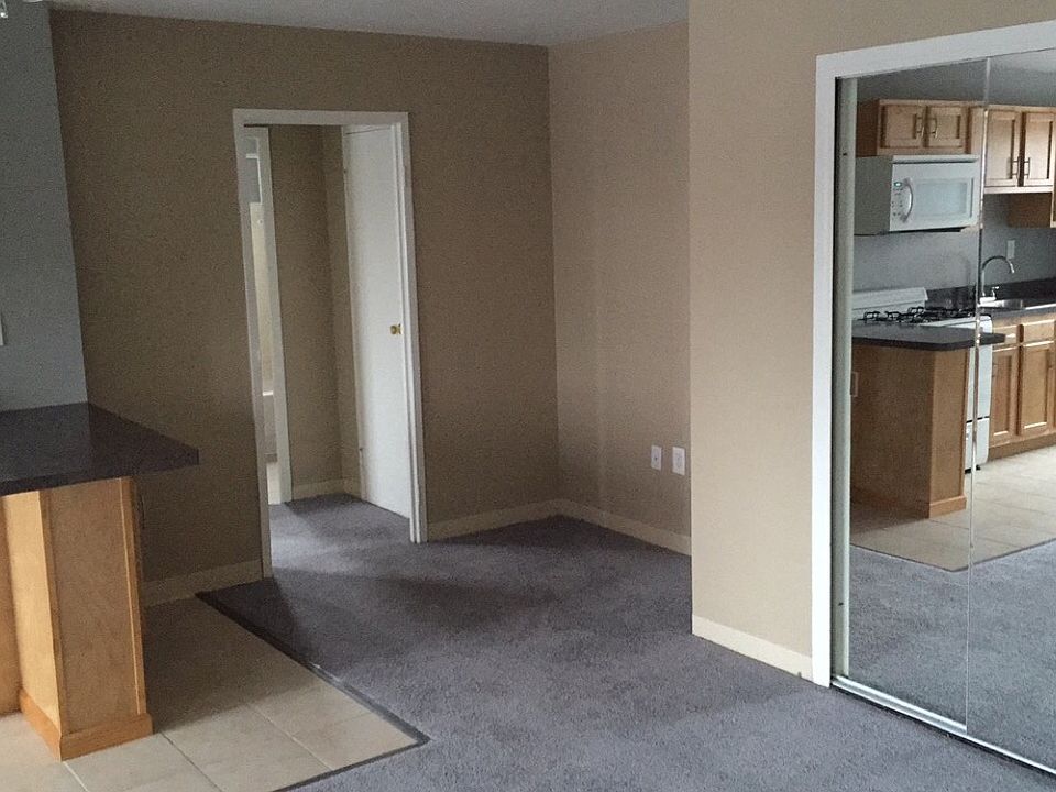 2nd image of 5551 Centre Ave APT 303