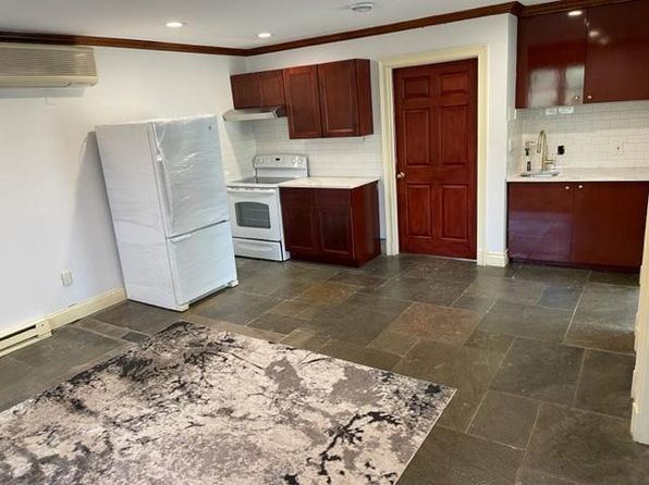 153 Old Country Rd, Melville, NY 11747